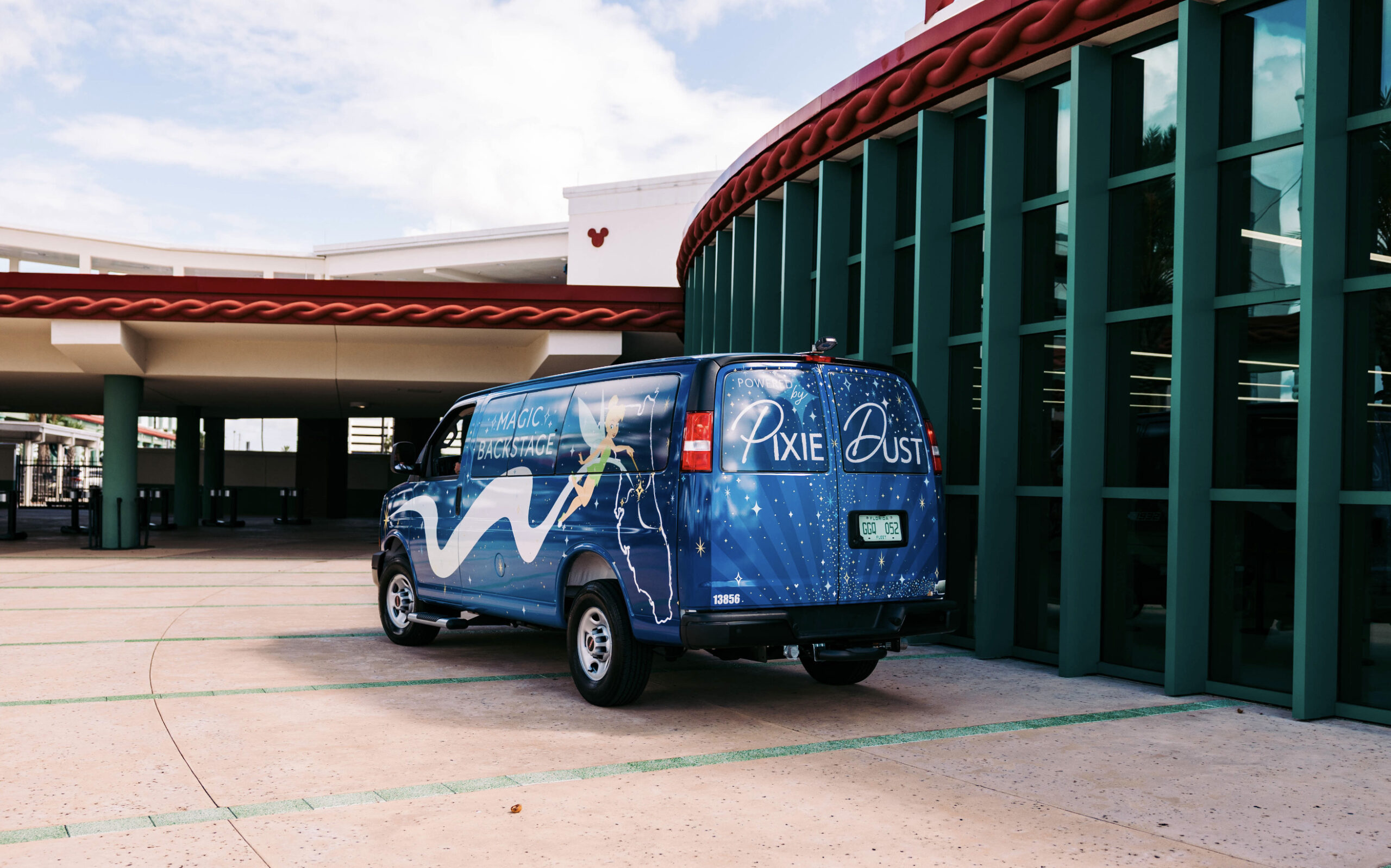 Featured image for “MAGIC BACKSTAGE VAN WRAP”